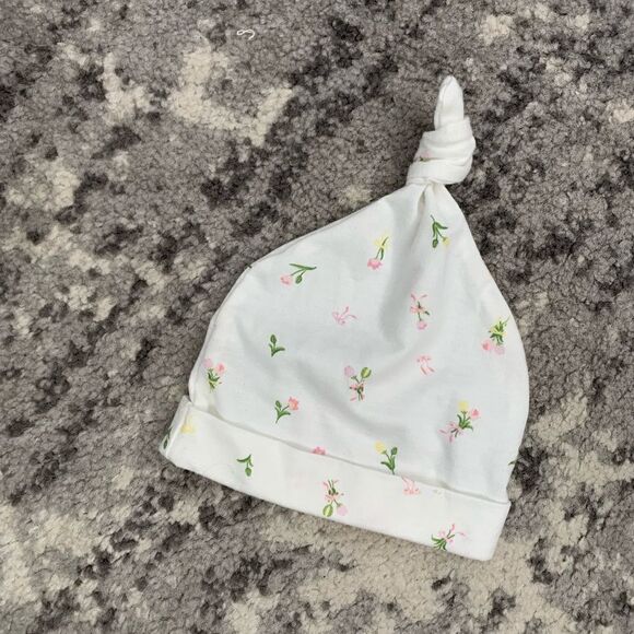 Floral Gown set with cap - Picture 2 of 8